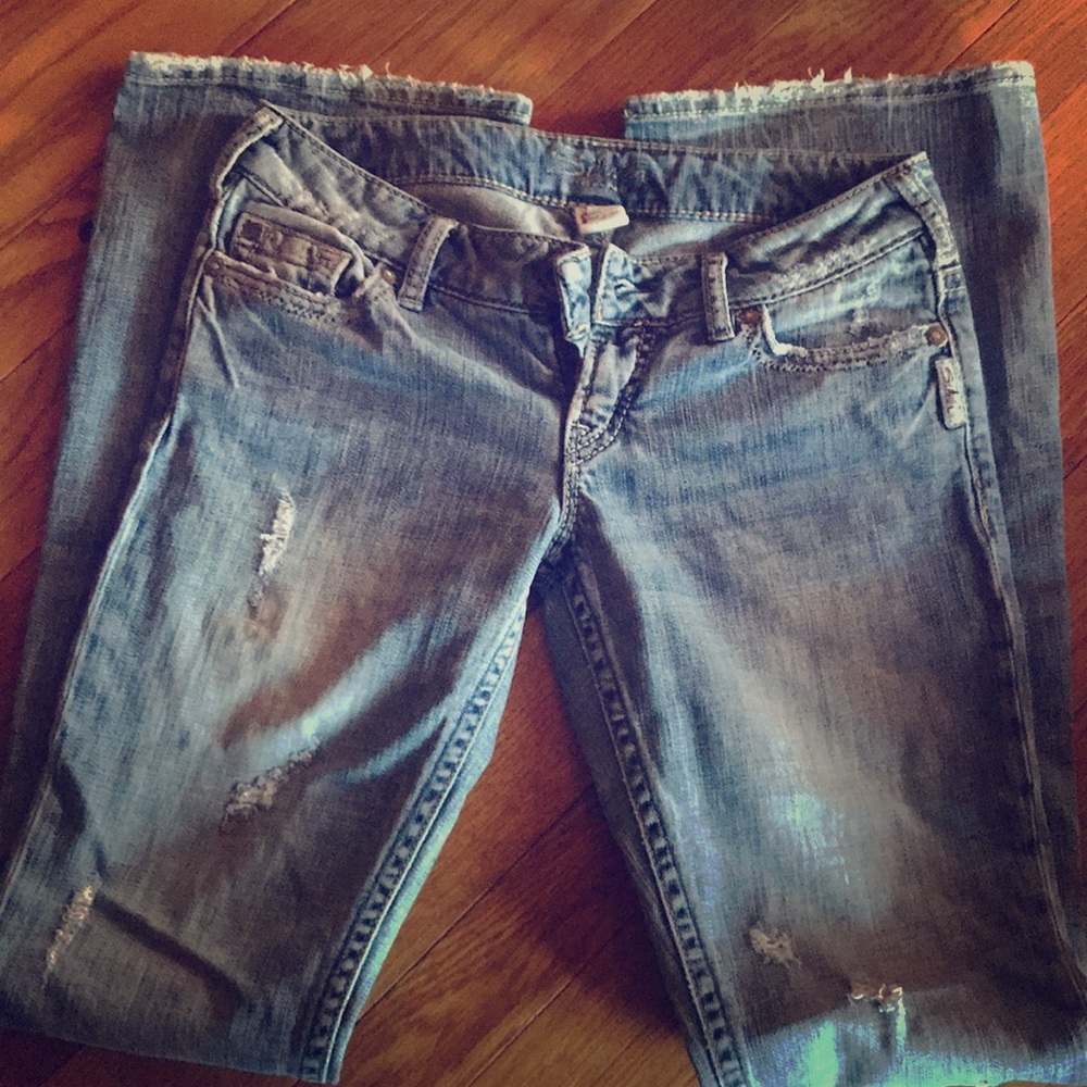 Super cute bootcut silver jeans!!